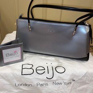 Beijo Clutch in grey/silver patent with matching card holder